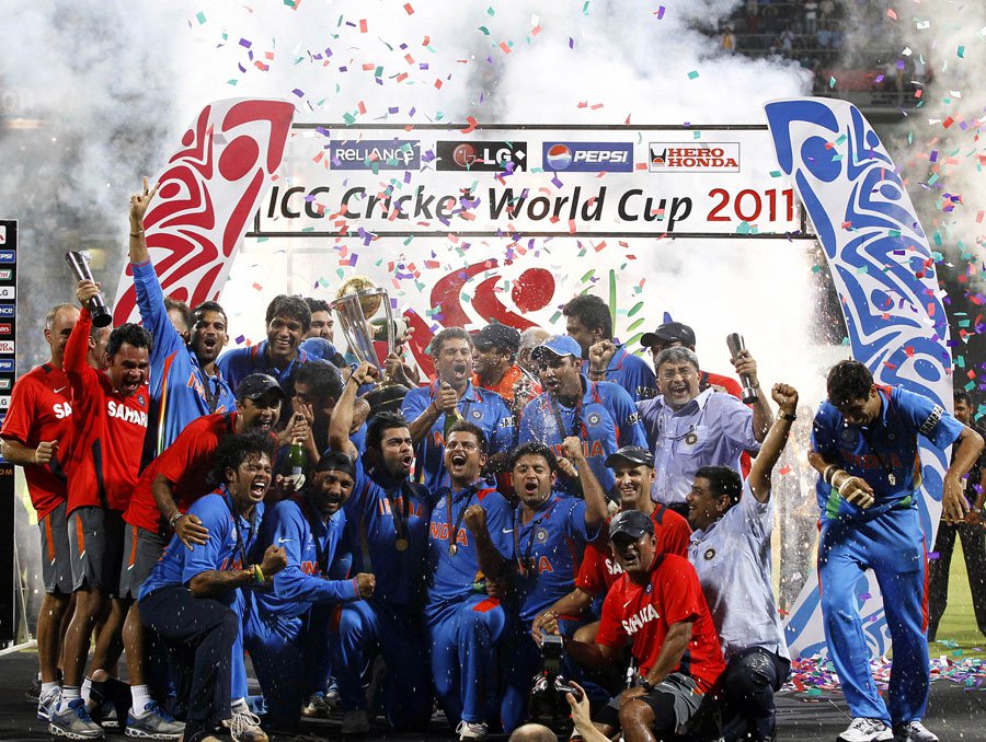 Team_India_World_cup_2011_Champions_phot